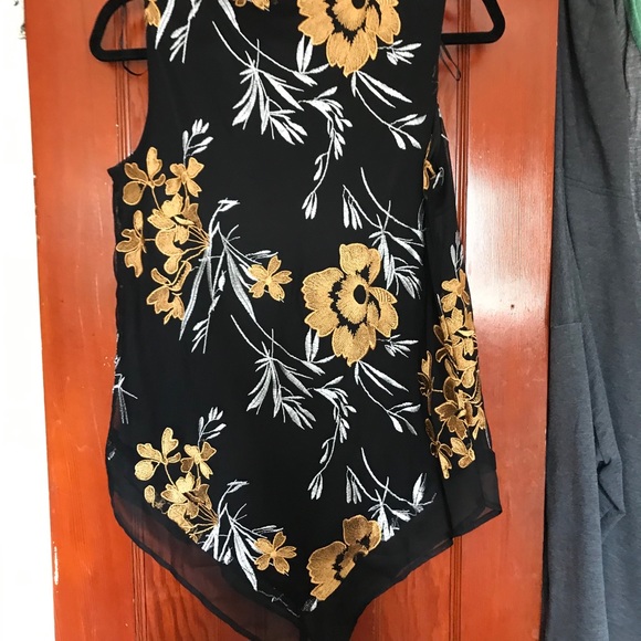 SOLD FREE ADD ON Beautiful tunic shirt! - Picture 5 of 5